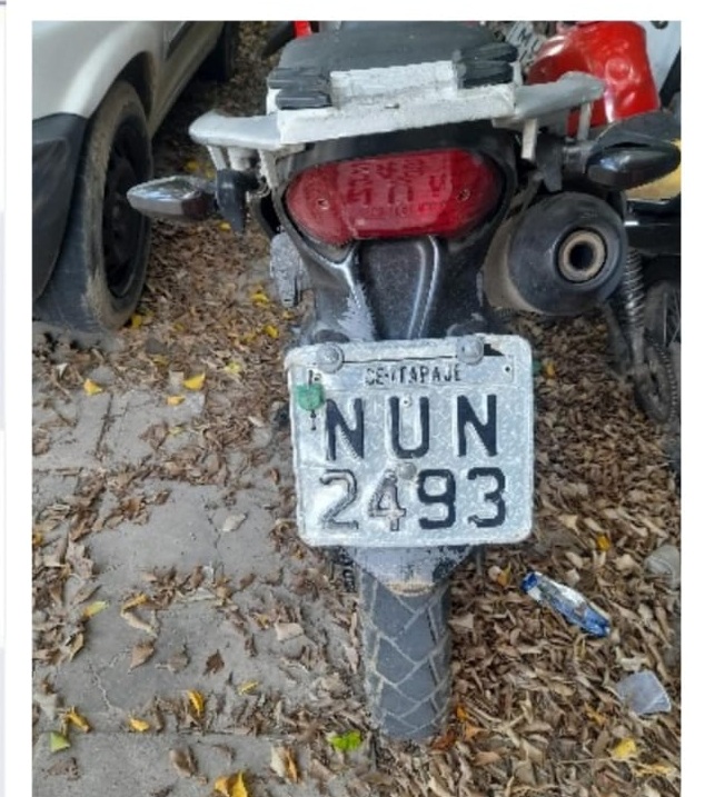 Moto com sinais de adulteração é apreendida pela PM em borracharia no Centro de Salgueiro 