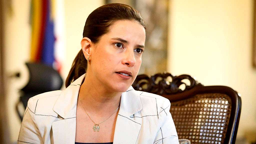 Político ligado a Raquel Lyra questiona prefeitos e pode migrar para João Campos