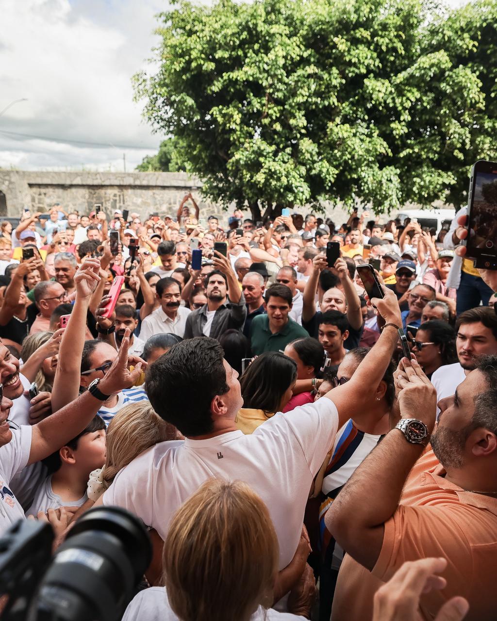 Em Carpina, João Campos faz rodada de escuta da população e elenca água e PE-90 como prioridades