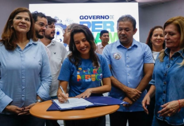 Governo abre cofres e libera milhões para atrair apoio político