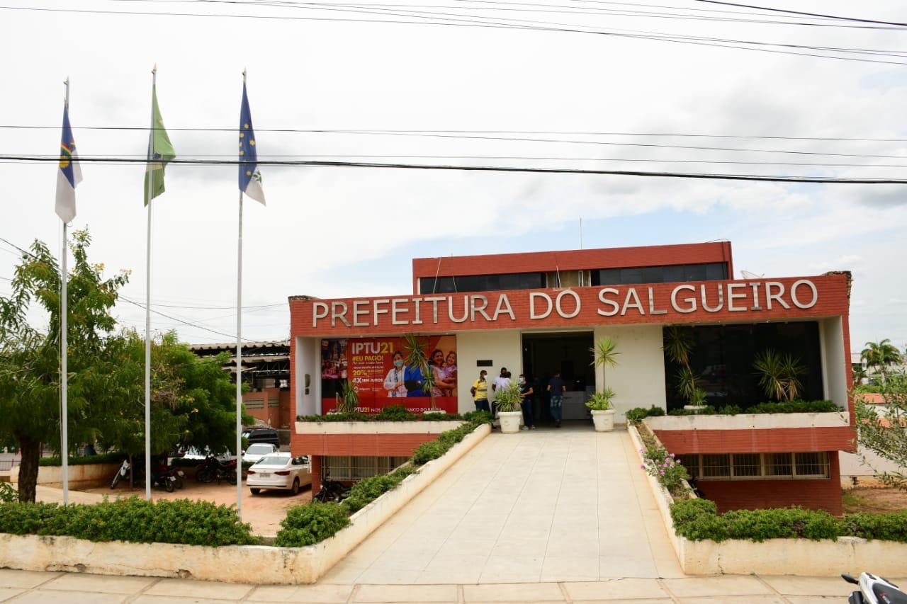 Prefeitura de Salgueiro abre seleção com vagas efetivas e temporárias; salários chegam a R$ 3,2 mil para ACS